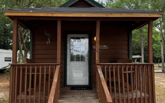 Studio Cabin 07