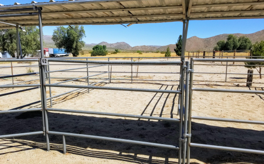 Stagecoach Inn Horse Corral