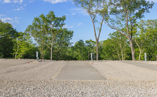 Deluxe Pull Thru RV Site